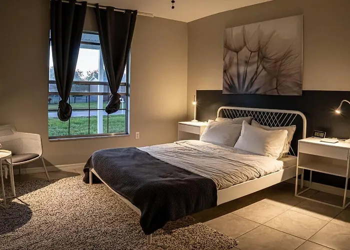 Renovated 3 Bedroom Home Near All Main Attractions