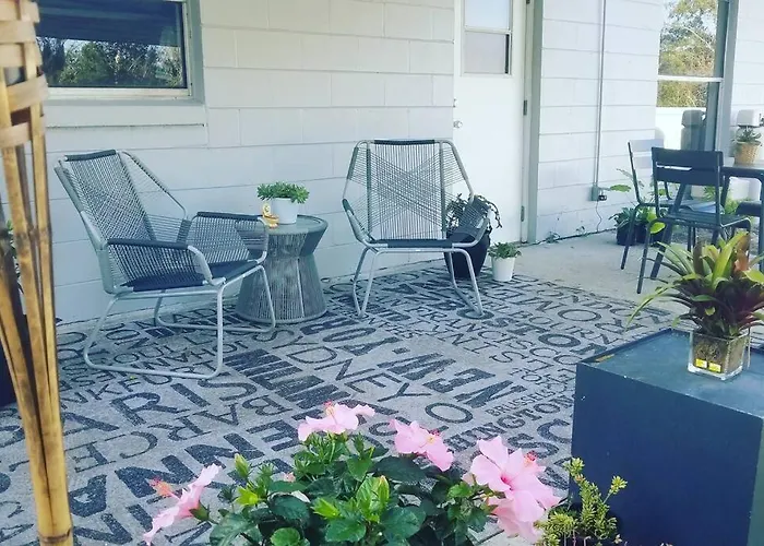 Renovated 3 Bedroom Home Near All Main Attractions