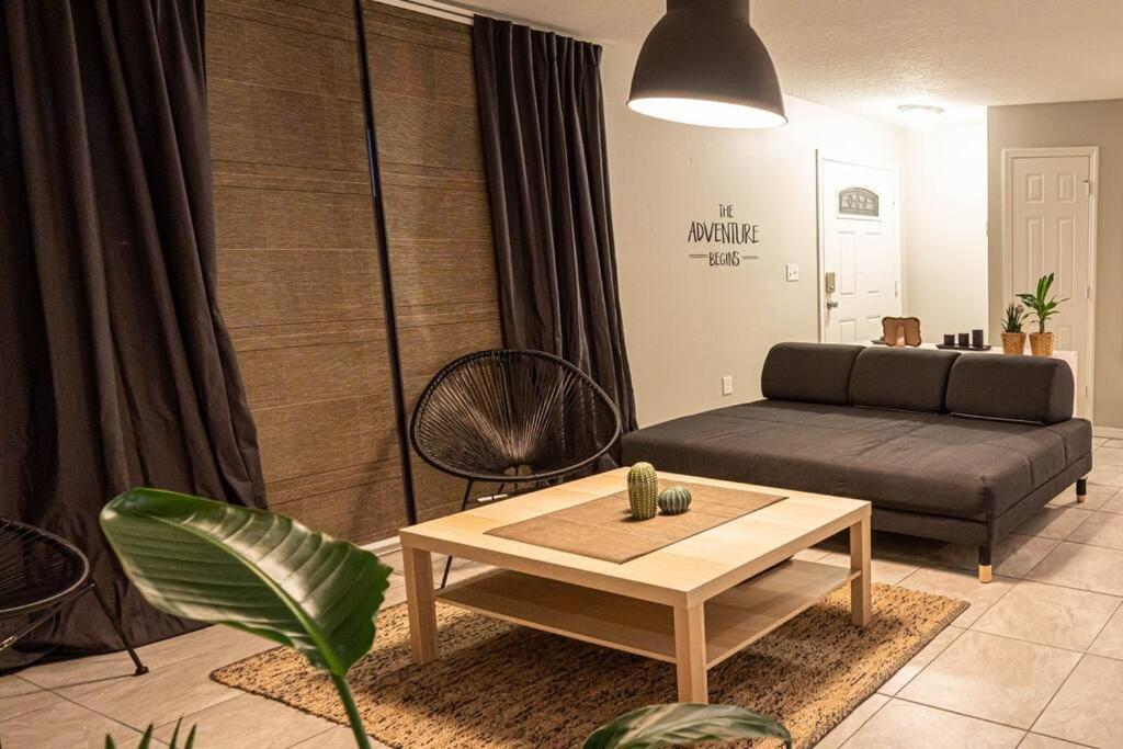 Renovated 3 Bedroom Near Main Attractions